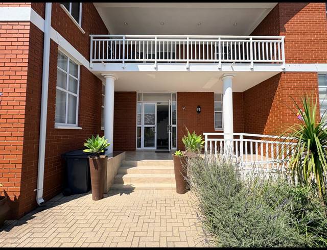117M² OFFICE TO LET IN DAINFERN